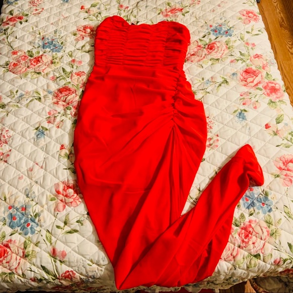 Red Saucy Party Maxi Dress - Picture 4 of 5